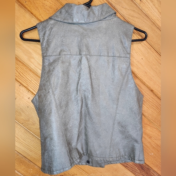 Be By Blanc Noir medium faux leather light gray vest - Picture 10 of 14